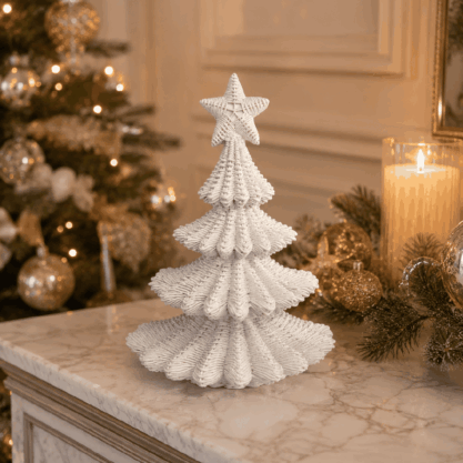 Árbol navideño blanco texturizado de resina – 28 cm