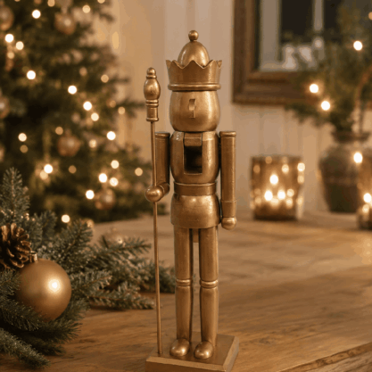 Cascanueces navideño dorado de madera – 38 cm